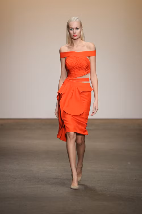 nha thiet ke viet trinh dien tai new york fashion week