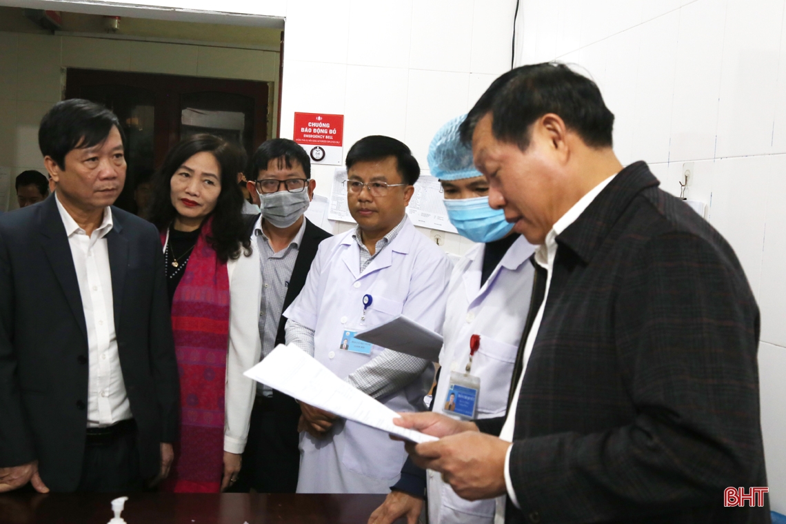 Lãnh đạo Bộ Y tế và tỉnh Hà Tĩnh dâng hương tưởng niệm Đại danh y Hải Thượng Lãn Ông Lê Hữu Trác