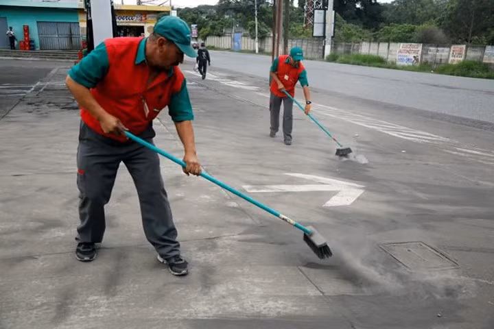 Kinh hoàng núi lửa Guatemala phun trào làm hàng trăm người thương vong