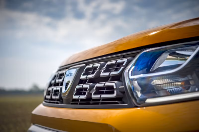 SUV châu Âu siêu rẻ ra mắt, giá chỉ từ 300 triệu đồng