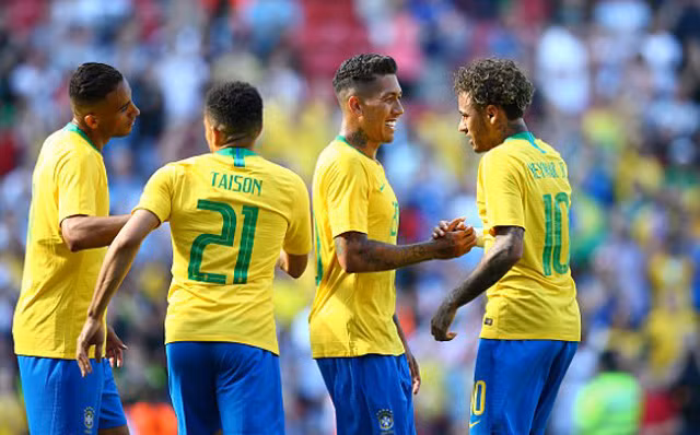Neymar lập siêu phẩm, Brazil thắng dễ Croatia