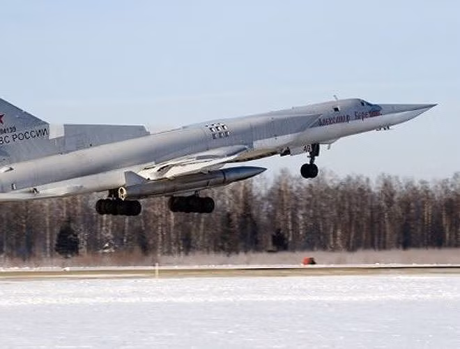 Ukraine sai lầm phá bỏ 423 tên lửa Kh-22 đủ sức hủy diệt tàu sân bay trên thế giới