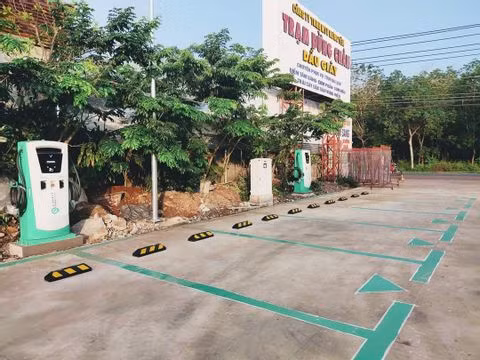 VinFast lắp đặt hơn 8.100 cổng sạc ô tô, xe máy điện tại 60 tỉnh, thành