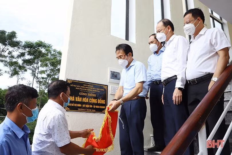 Khánh thành 2 nhà văn hóa cộng đồng kết hợp tránh trú bão, lũ ở Nghi Xuân