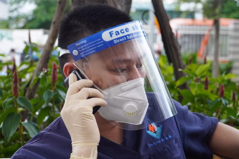 Hết dịch anh sẽ tặng em chiếc váy cô dâu
