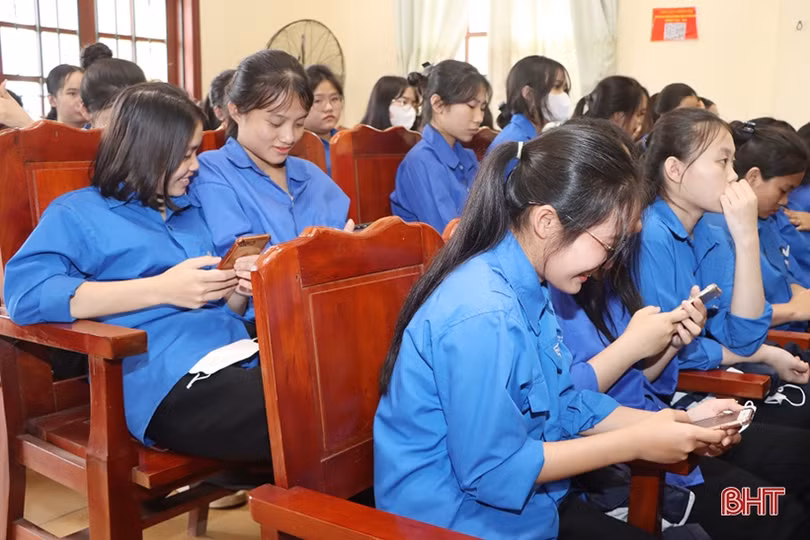 Tuổi trẻ Cẩm Xuyên tham gia diễn đàn “Hà Huy Tập - người cộng sản kiên trung”