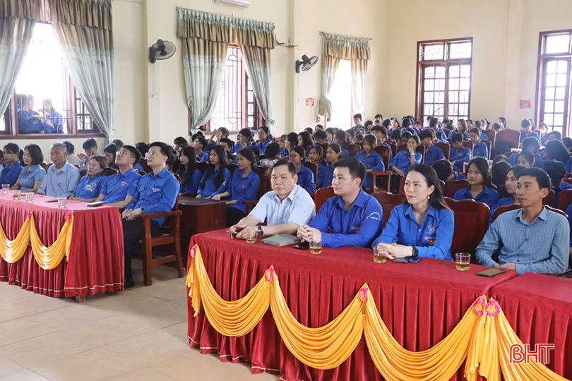 Tuổi trẻ Cẩm Xuyên tham gia diễn đàn “Hà Huy Tập - người cộng sản kiên trung”