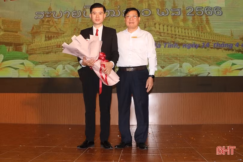 Vui tết Bunpimay cùng sinh viên Lào tại Trường Cao đẳng y tế Hà Tĩnh