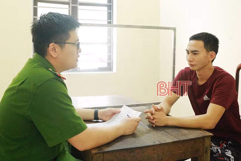 Hà Tĩnh: Bắt đối tượng cướp điện thoại của người đi đường