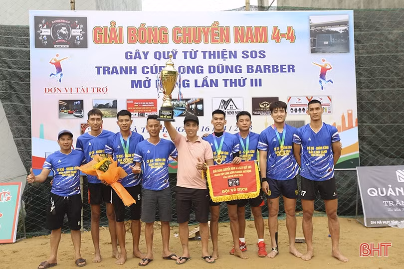 Tổ chức Giải bóng chuyền “phủi” gây quỹ ủng hộ trẻ mồ côi Hà Tĩnh
