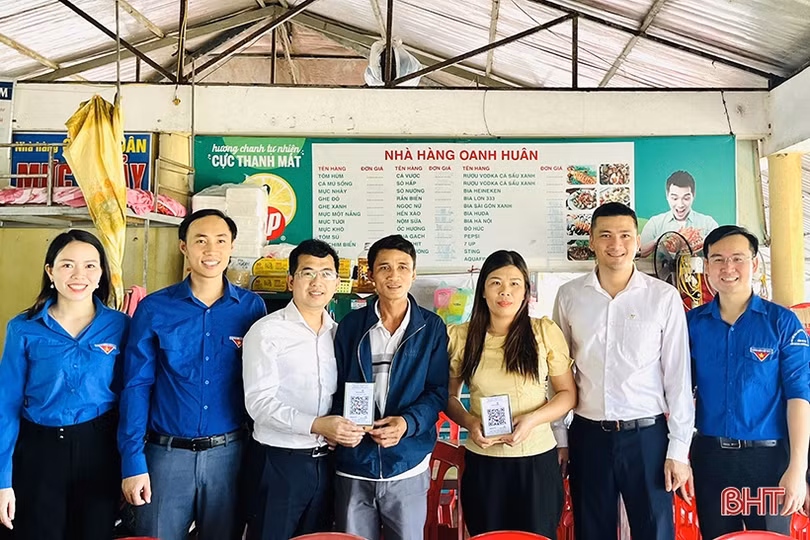 600 đoàn viên, chiến sĩ biên phòng ra quân làm sạch bãi biển Thiên Cầm