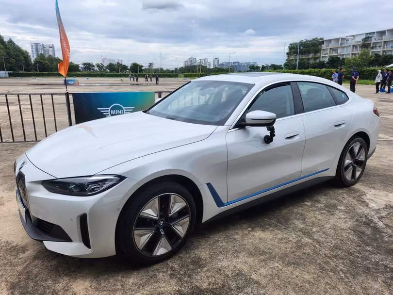BMW i4. Ảnh: Phong Vân.