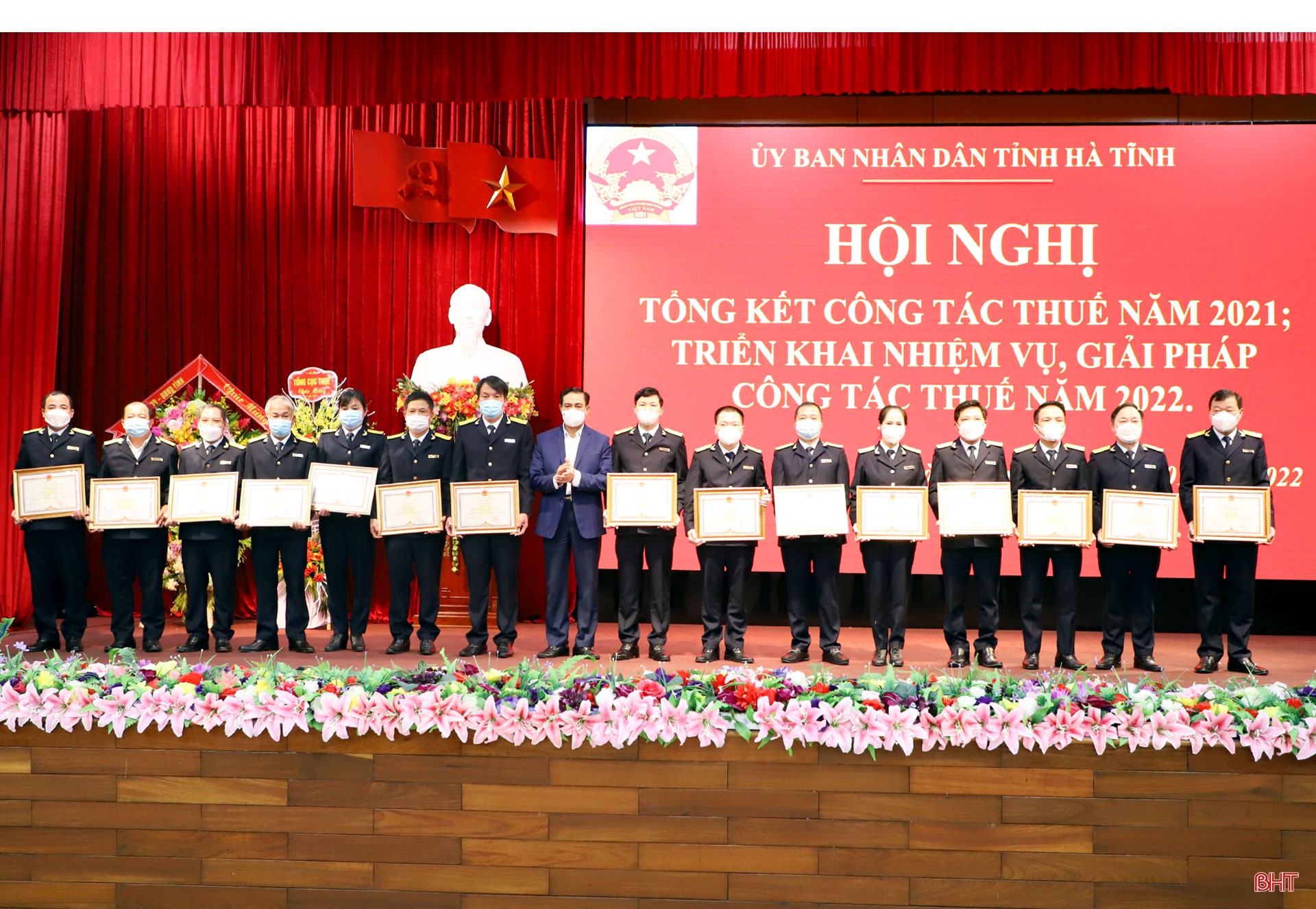 Hà Tĩnh phát động phong trào thi đua thực hiện thắng lợi nhiệm vụ phát triển KT-XH năm 2022