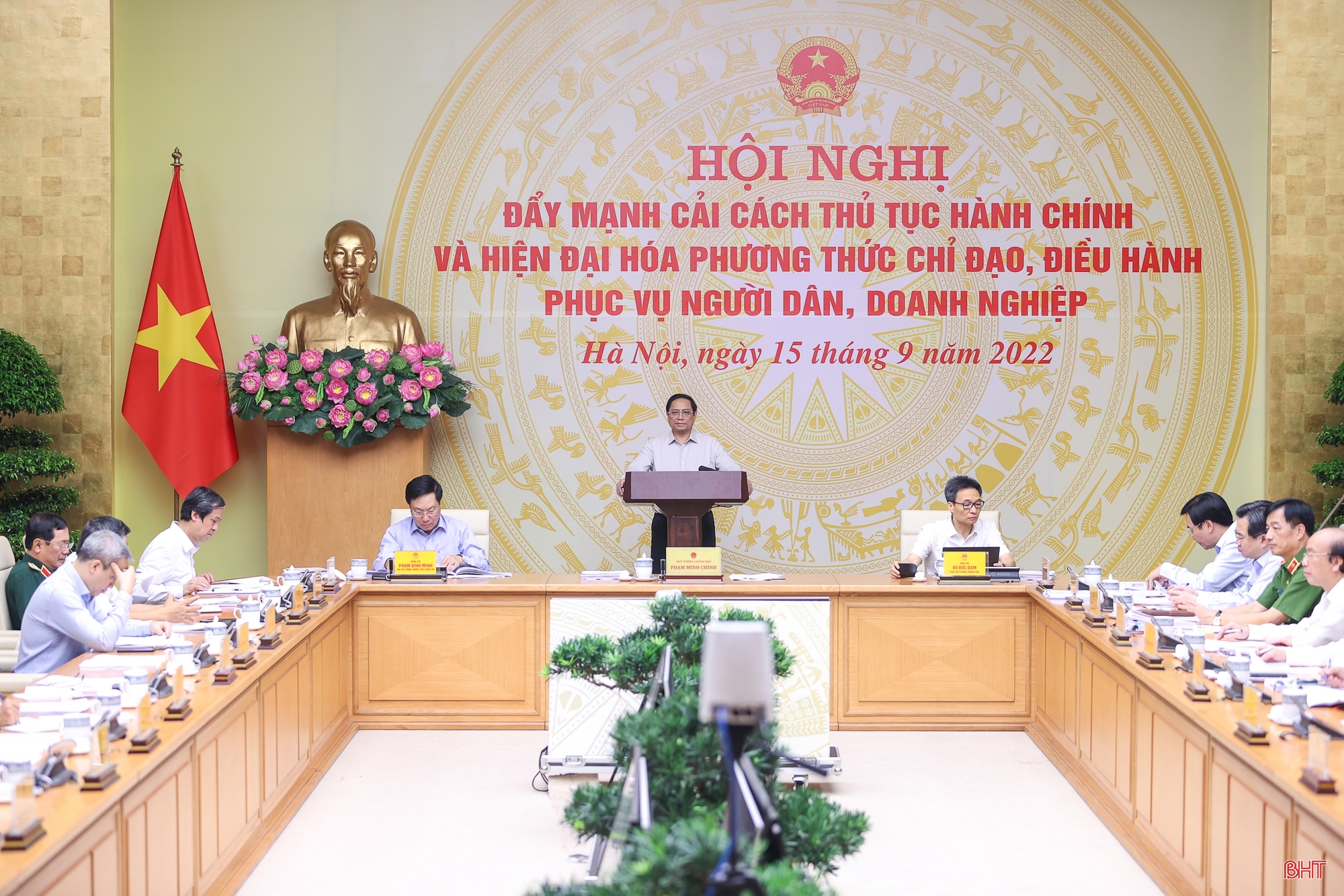 Xem người dân, doanh nghiệp là trung tâm để điều hành cải cách thủ tục hành chính hiệu quả