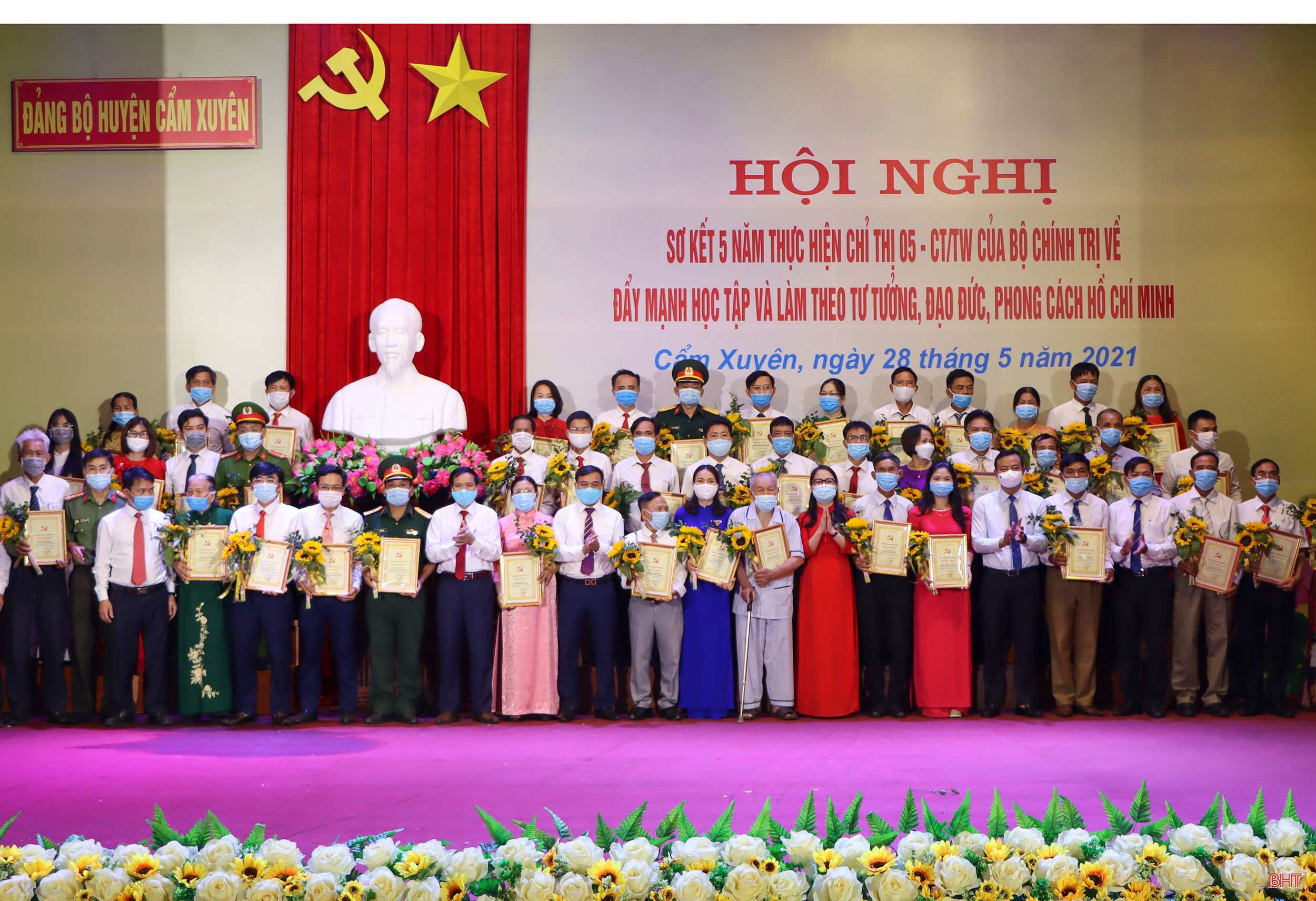 Phát huy truyền thống 180 năm, xây dựng huyện Cẩm Xuyên phát triển nhanh và bền vững