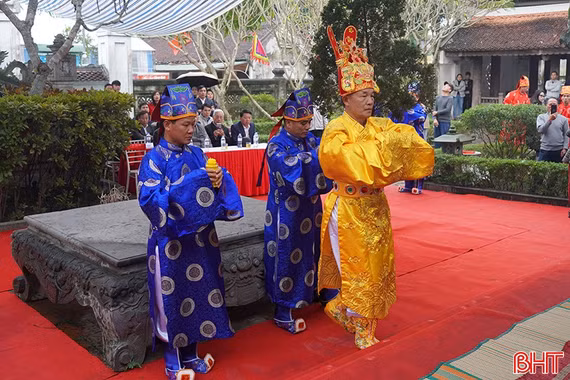 Trang nghiêm lễ giỗ lần thứ 166 của danh nhân Nguyễn Công Trứ