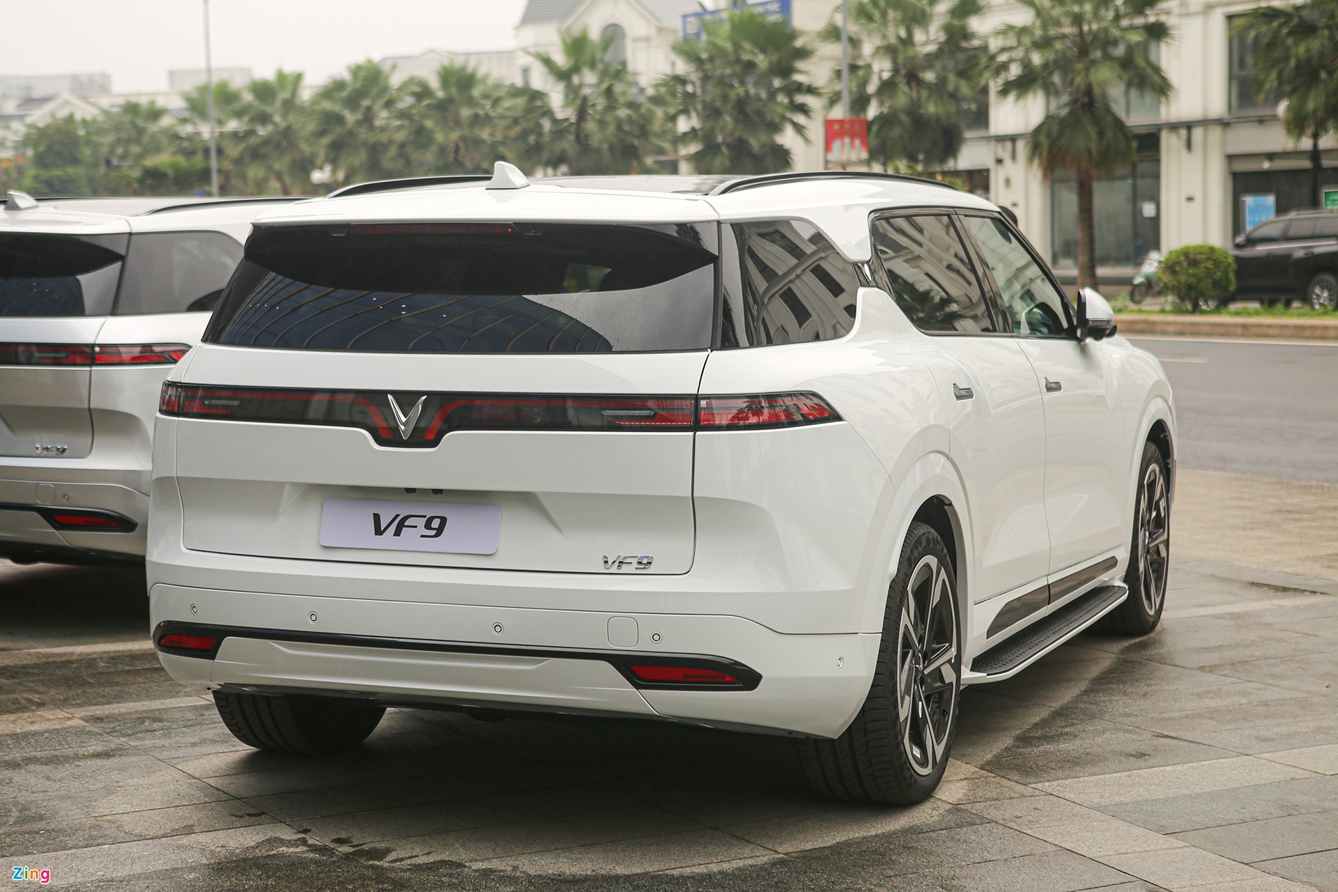 Cận cảnh VinFast VF 9 bản 6 chỗ ngồi