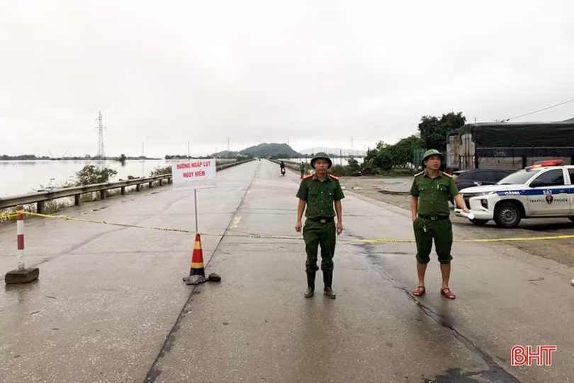 Cấm mọi phương tiện đi lại trên QL 1 qua Hà Tĩnh đoạn Xuân Lam