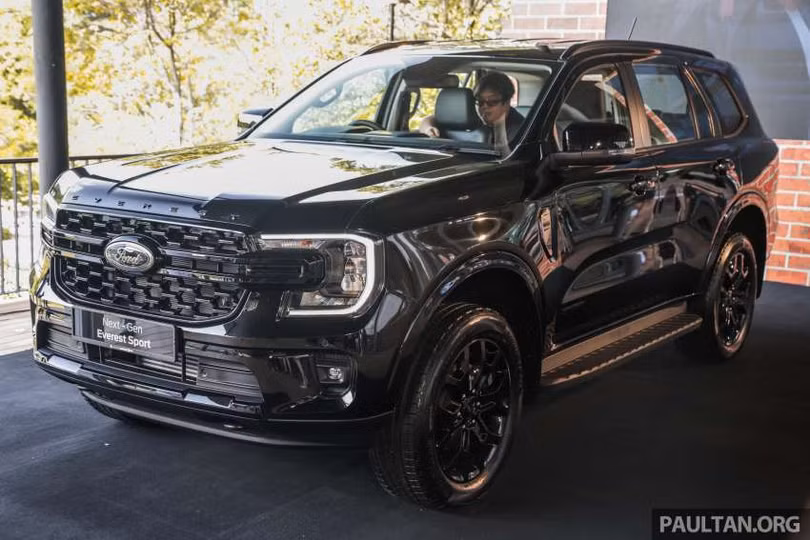 Ford Everest 2023 ra mắt tại Malaysia, giá quy đổi từ 1,36 tỷ đồng