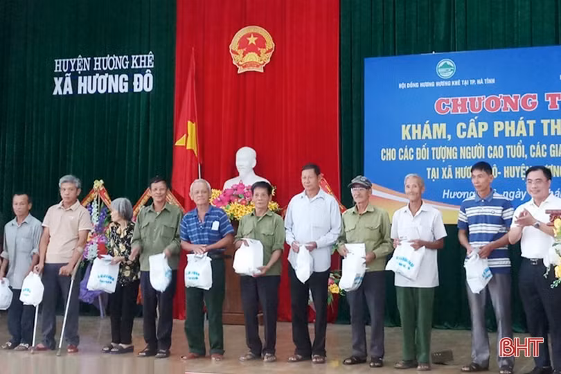 Nhiều hoạt động thiết thực mừng Ngày quốc tế Người cao tuổi ở Hà Tĩnh