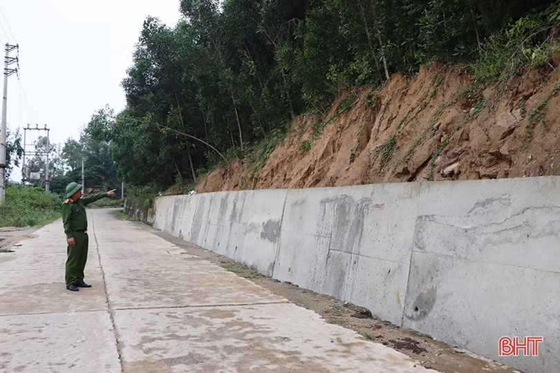 Cẩm Xuyên khẩn trương khắc phục tình trạng sạt lở đất
