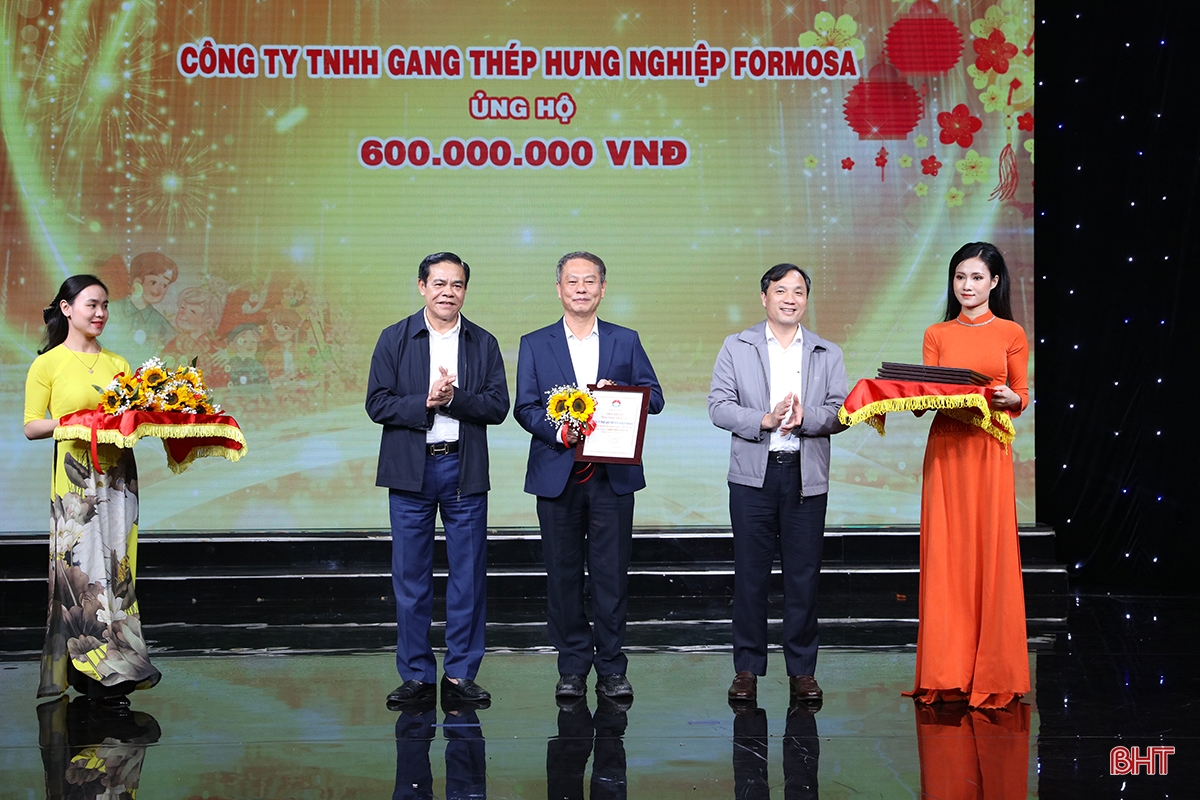 Gần 12 tỷ đồng ủng hộ chương trình “Xuân ấm áp - Tết yêu thương”