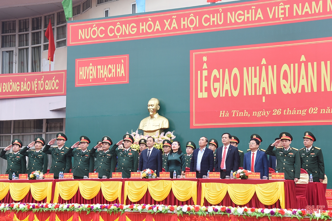 Lãnh đạo Hà Tĩnh, Bộ Quốc phòng dự lễ giao nhận quân tại các địa phương