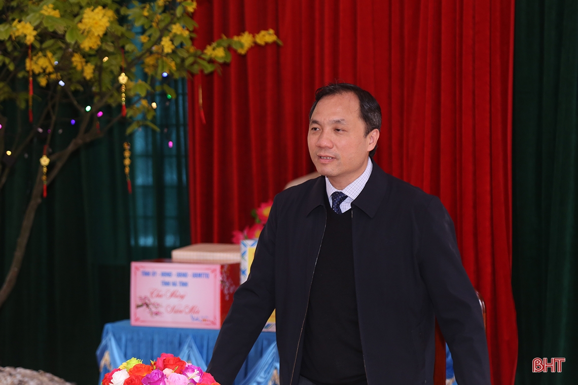 Bí thư Tỉnh ủy kiểm tra và chúc tết các đơn vị lực lượng vũ trang