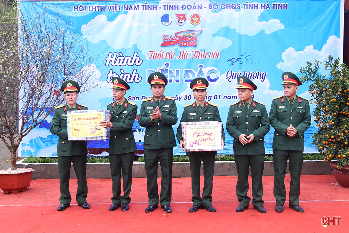 Lãnh đạo Hà Tĩnh kiểm tra công tác sẵn sàng chiến đấu tại đảo Sơn Dương