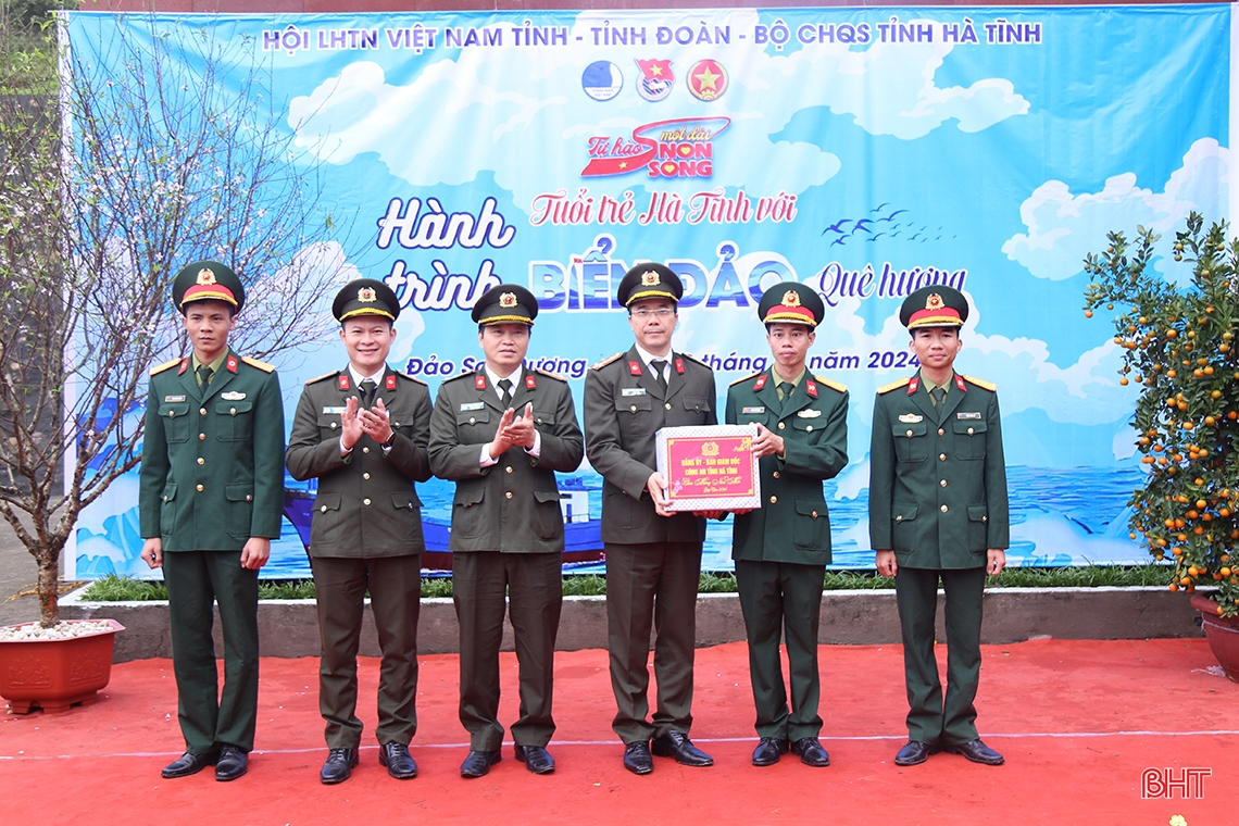 Lãnh đạo Hà Tĩnh kiểm tra công tác sẵn sàng chiến đấu tại đảo Sơn Dương