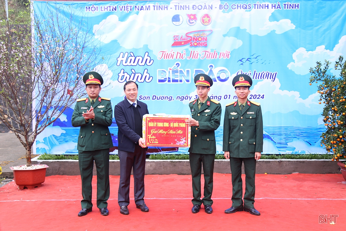 Lãnh đạo Hà Tĩnh kiểm tra công tác sẵn sàng chiến đấu tại đảo Sơn Dương