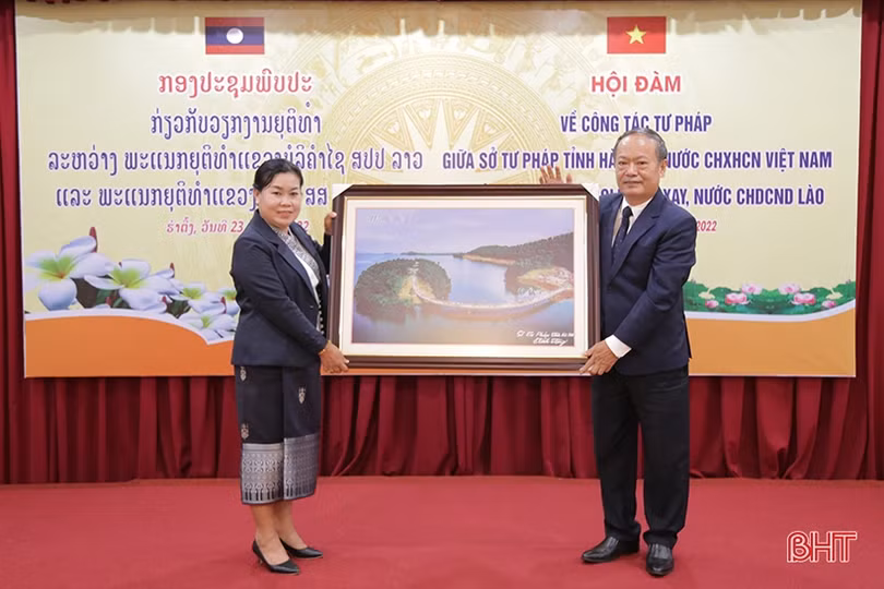 Hà Tĩnh - Bolikhămxay tăng cường hợp tác về pháp luật và công tác tư pháp