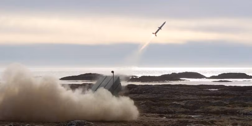 Mỹ gửi súng chống UAV, tên lửa phòng không NASAMS tới Ukraine