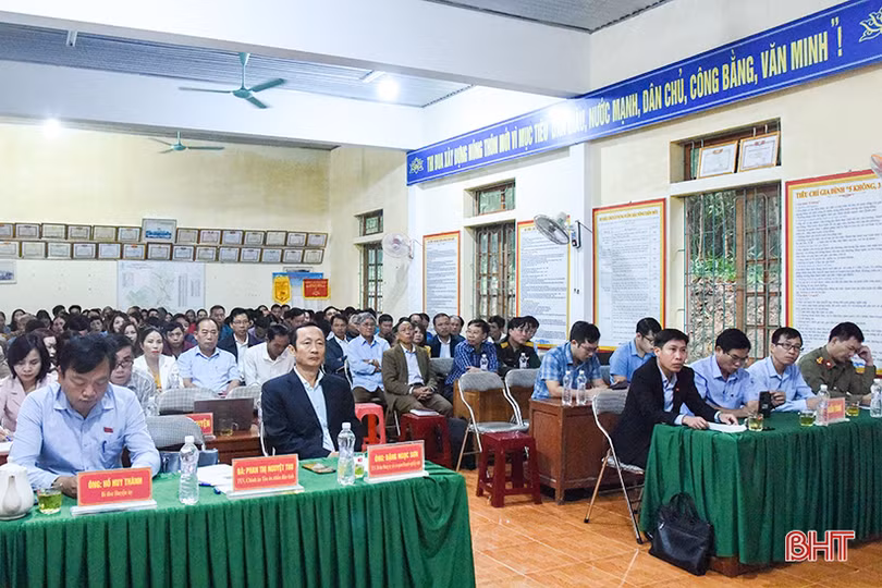 Cử tri các địa phương kiến nghị những vấn đề liên quan đến phát triển sản xuất, xây dựng hạ tầng