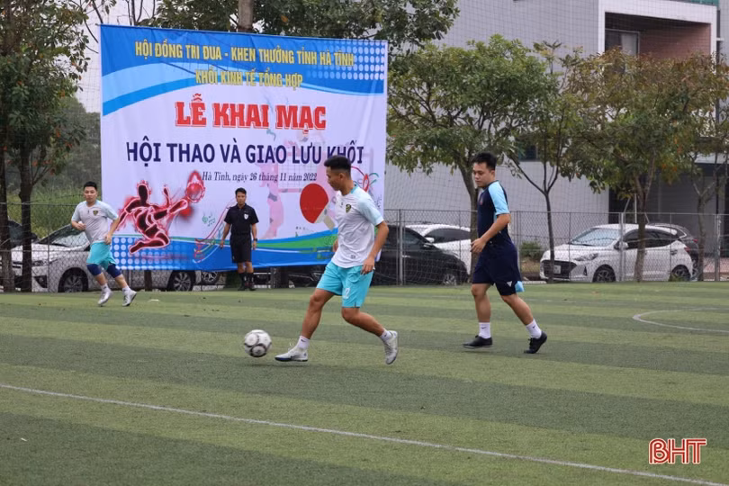 Gần 200 vận động viên tranh tài tại hội thao Khối Kinh tế - Tổng hợp