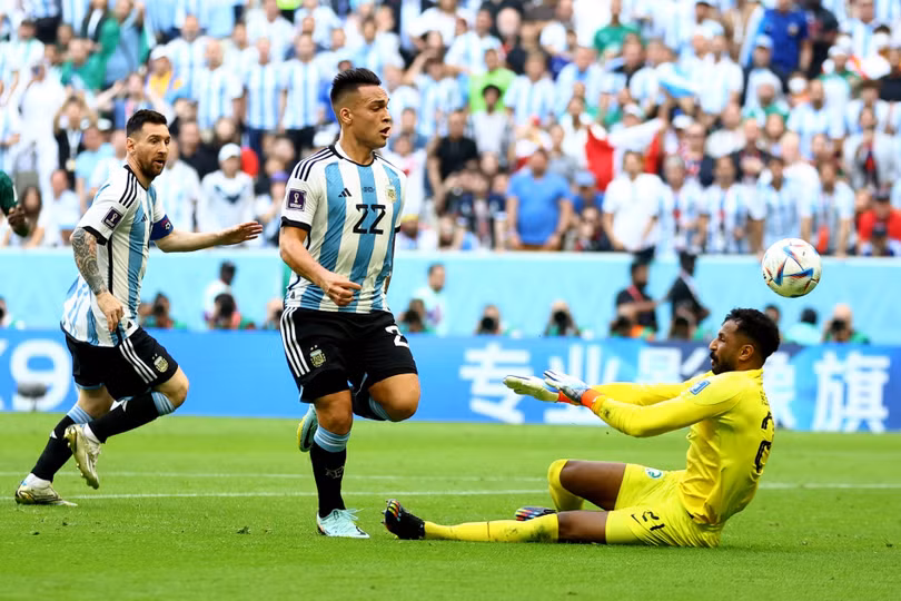 Argentina thua sốc Saudi Arabia