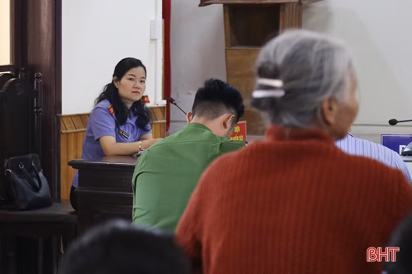 “Trả ơn” hàng xóm bằng nhát dao chí mạng