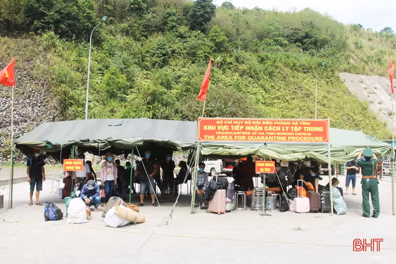 Bộ đội Biên phòng Hà Tĩnh chốt chặn đường mòn, lối mở, “chống dịch như chống giặc”