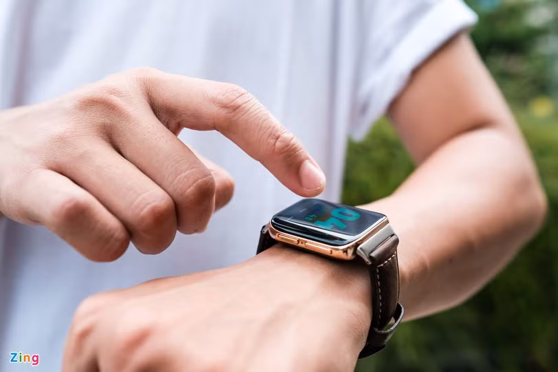 Oppo Watch “đọ dáng” cùng Apple Watch Series 5