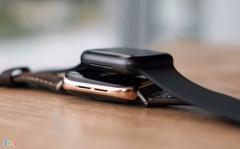 Oppo Watch “đọ dáng” cùng Apple Watch Series 5