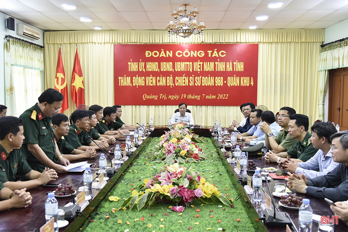 Đoàn công tác tỉnh Hà Tĩnh tới thăm, động viên cán bộ, chiến sỹ Sư đoàn 968 