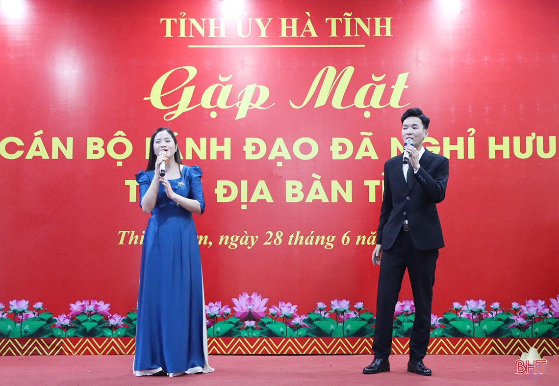 Hà Tĩnh gặp mặt cán bộ lãnh đạo đã nghỉ hưu trên địa bàn tỉnh