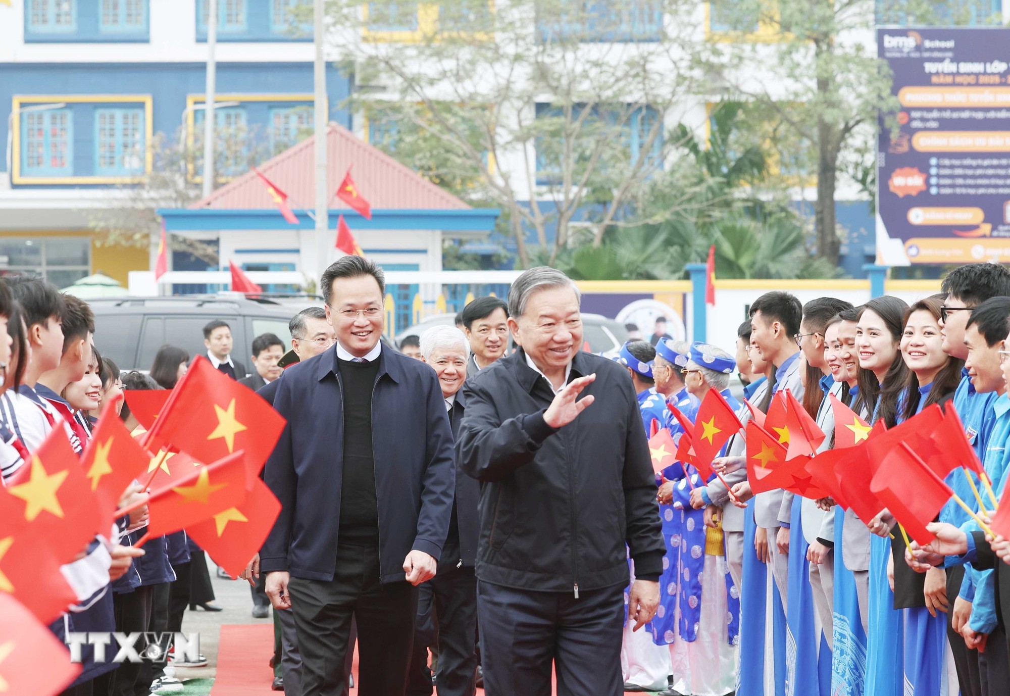 Sáng 5/2/2025 (mùng 8 tháng Giêng), Tổng Bí thư Tô Lâm và đoàn công tác Trung ương dự Lễ phát động Tết trồng cây "Đời đời nhớ ơn Bác Hồ” - Xuân Ất Tỵ 2025 tại thị xã Mỹ Hào, tỉnh Hưng Yên. (Ảnh: Thống Nhất/TTXVN)