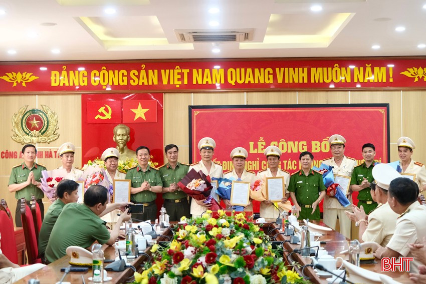bqbht_br_lanh-dao-cat-trao-cac-quyet-dinh-dot-2.jpg