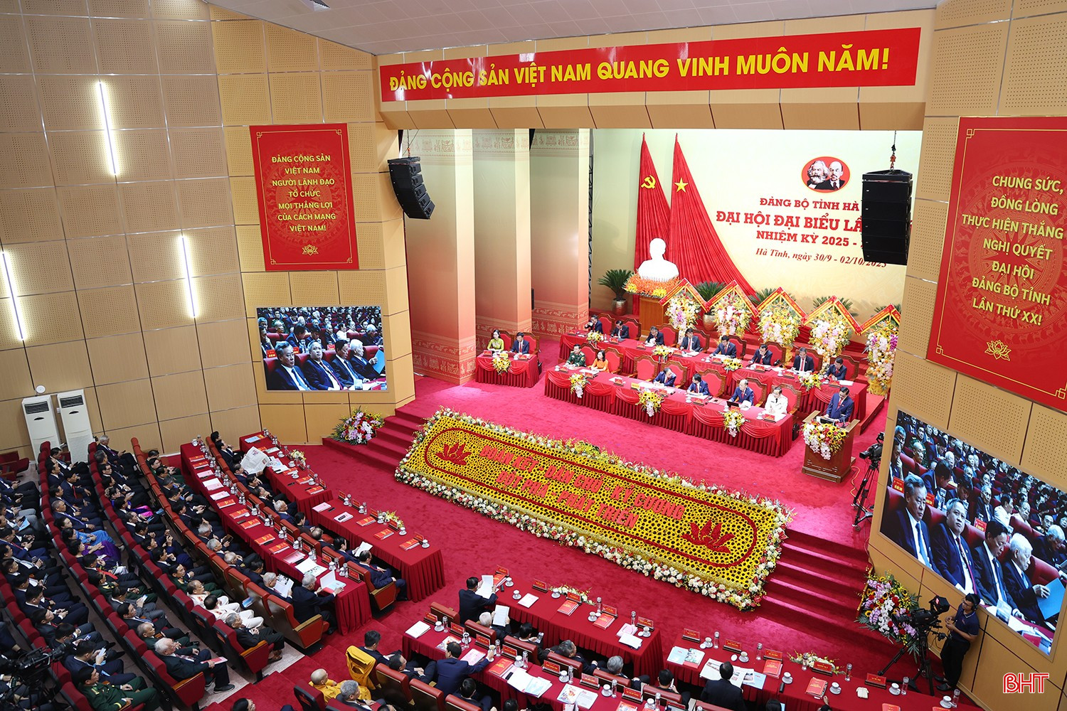Toàn cảnh Đại hội Đảng bộ tỉnh Hà Tĩnh lần thứ XX.