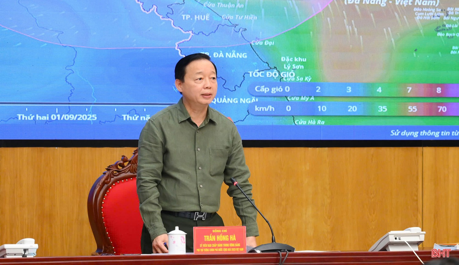 Phó Thủ tướng Chính phủ Trần Hồng Hà chỉ đạo tại cuộc họp. Ảnh: Thành Cường.