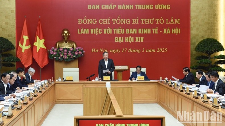Quang cảnh buổi làm việc. (Ảnh: TRẦN HẢI)