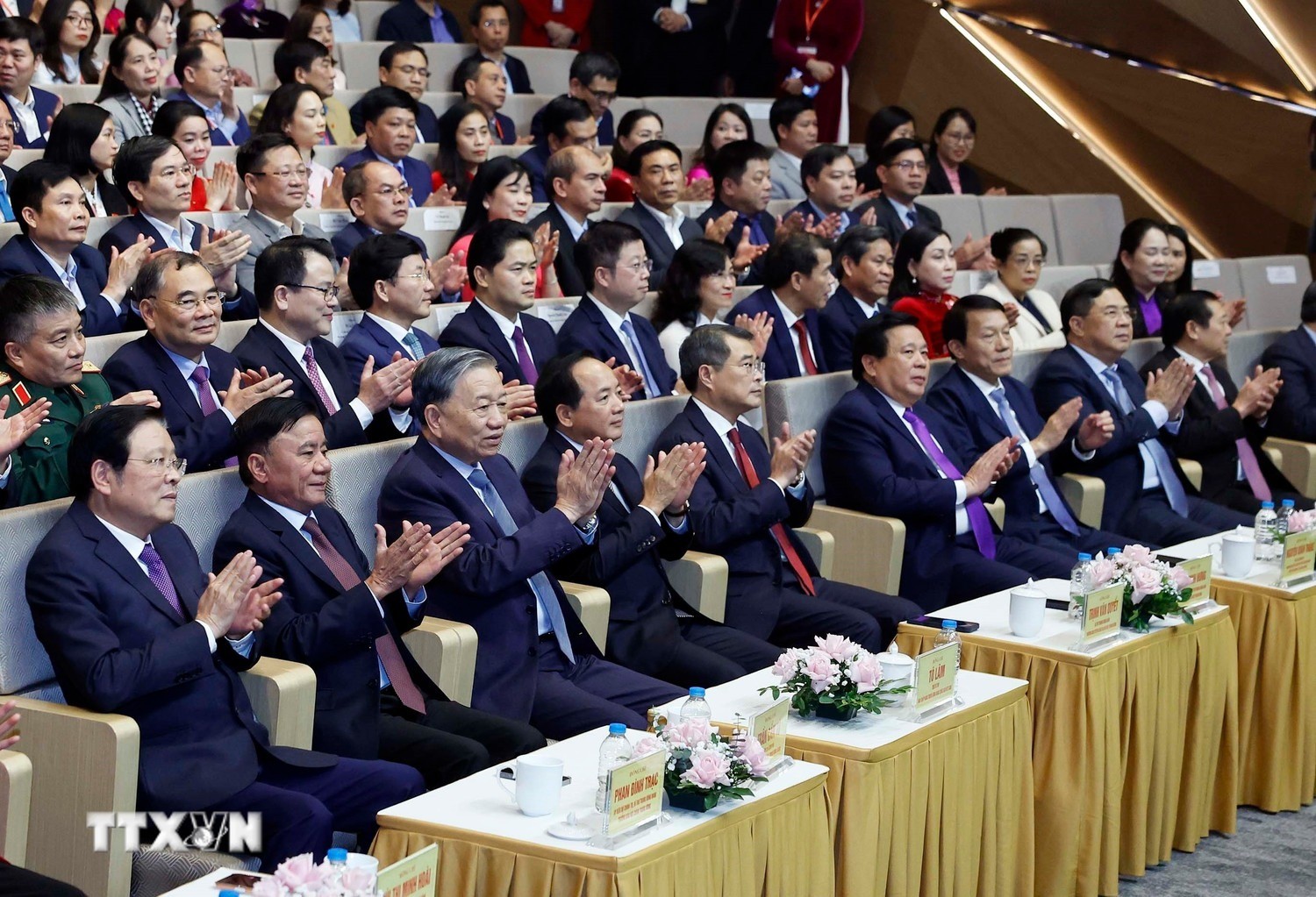 ttxvn-tong-bi-thu-to-lam-du-chuo.jpg