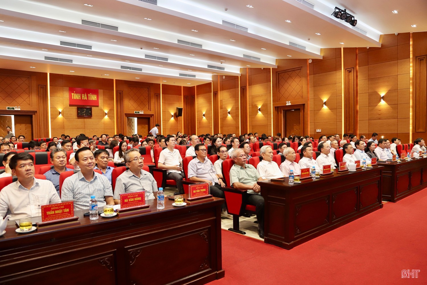 Hà Tĩnh tham dự hội nghị trực tuyến toàn quốc quán triệt, triển khai thực hiện 4 Nghị quyết do Bộ Chính trị, Ban Bí thư tổ chức sáng 16/9.