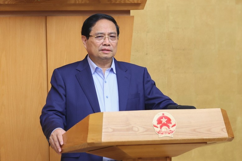Thủ tướng ghi nhận, biểu dương các bộ, ngành, địa phương đã đạt được những kết quả quan trọng, khá toàn diện trên các lĩnh vực trong 9 tháng đầu năm - Ảnh: VGP/Nhật Bắc